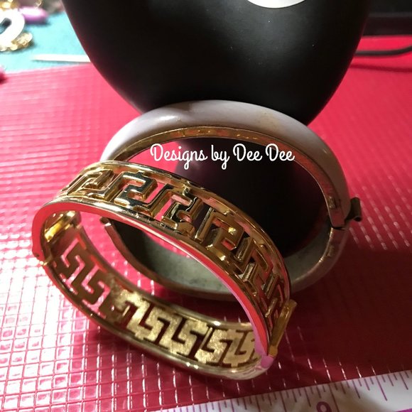 Vintage Jewelry - 5/$20🔥Bracelets🔥Bundle special price